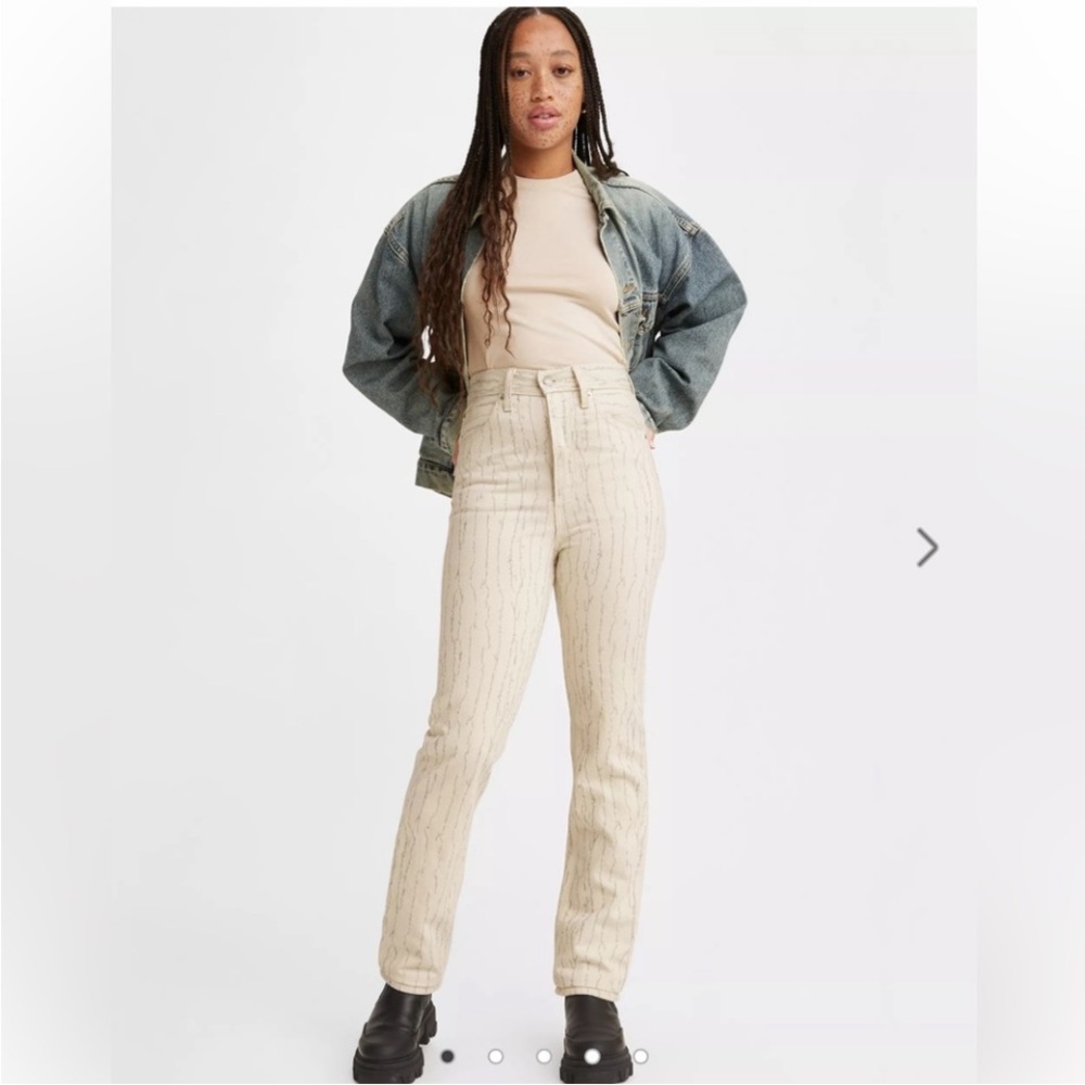 Levi's Wellthread Women's Beige Straight Leg Jeans Retail $148 24x29